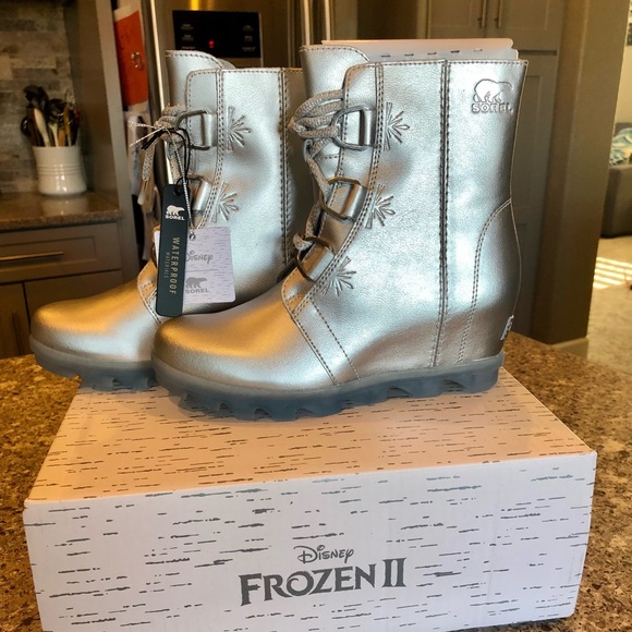 NIB Sorel Disney’s Frozen wedge boot 5